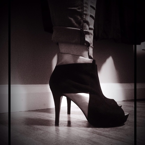 Shoedazzle Black & Gold Peep Toe Bootie - Picture 2 of 4